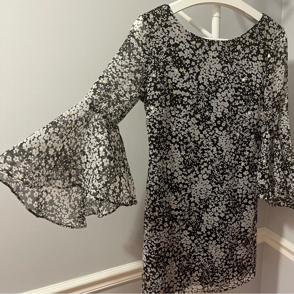 6P Metallic Shiny Jessica Howard lined dress with sheer bell sleeves - zip back